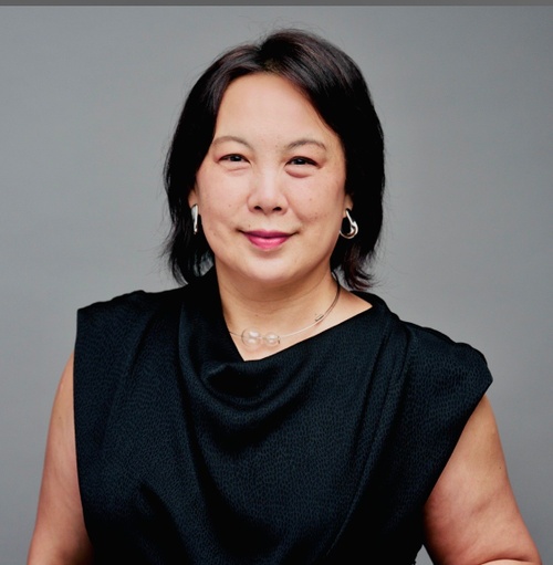 Portrait of Tzen-Ying Jenny Ling
