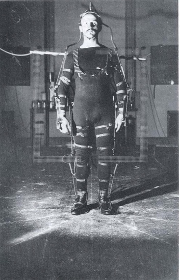 “Subject wearing experimental suit for physiological research,” circa 1895. Published in Otto Fischer, Der Gang des Menschen (Leipzig: B.G. Teubner, 1900).